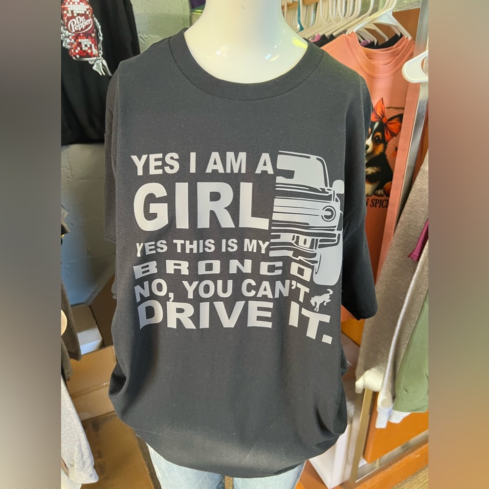 Brand new Gilden unisex, T-shirt bronco Girl